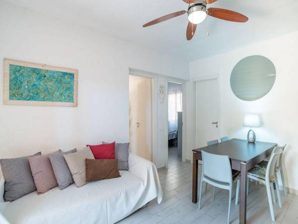 Attractive Holiday Home in Marinella with Patio