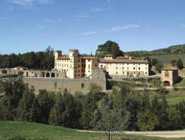 Peaceful Mansion in Reggello with Swimming Pool