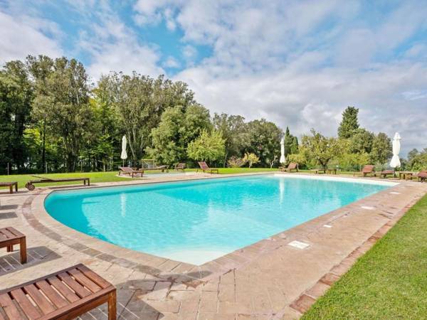 Peaceful Mansion in Reggello with Swimming Pool