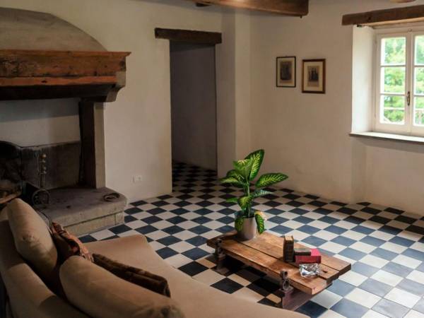 Blissful Holiday Home in Pratovecchio with Swimming Pool