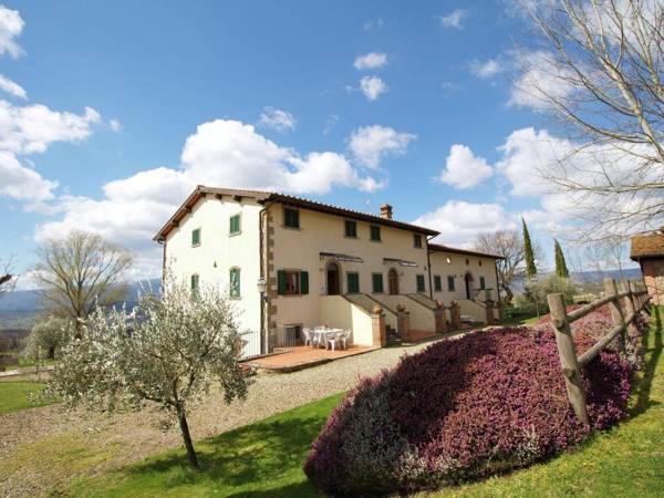Exquisite Farmhouse in Poppi Tuscany with Swimming Pool