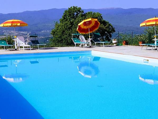Exquisite Farmhouse in Poppi Tuscany with Swimming Pool