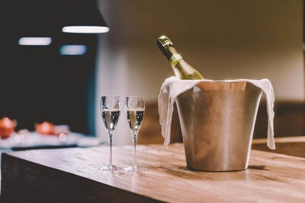 Suite 10 Home Design & Spa