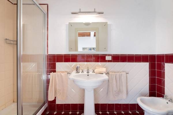 Villa Mario piscina privataaria condimmersa nel verdecampagna Toscana