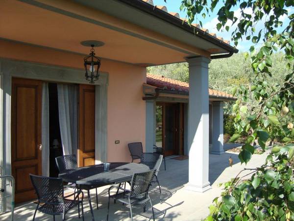 House in the Pistoia countryside with pool and garden ideal for outdoor lunches