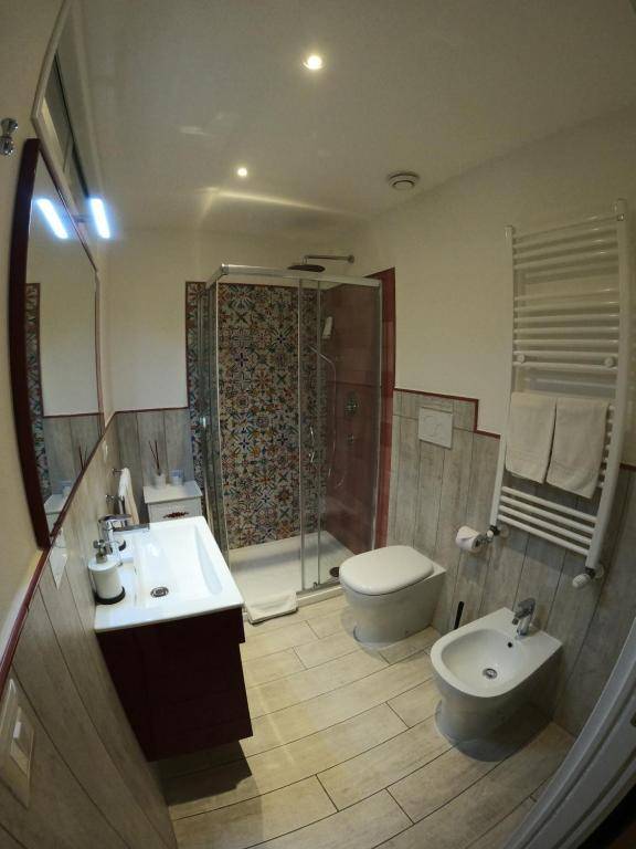 Five Roses Bed & Breakfast