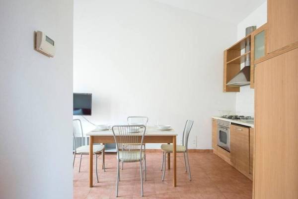 ALTIDO Red Terraced Apartment