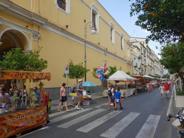 Domino House Sorrento Center