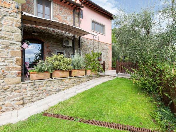 Extraordinary Farmhouse in Pian di sco-Campiglia with Sauna