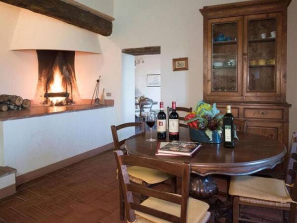 Spacious apartment for 4 people in rustic atmosphere with private garden