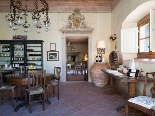 Alluring Holiday Home with Garden in Pergine Valdarno