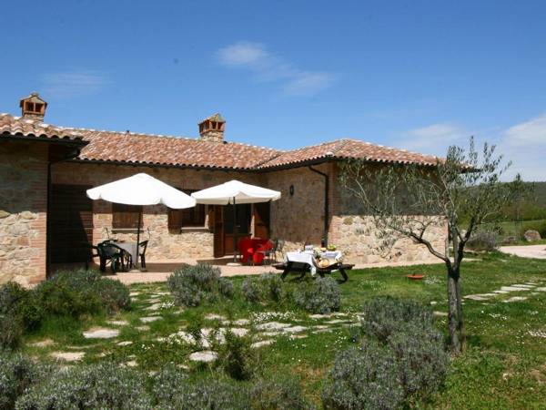 Lovely Farmhouse in Umbria with Swimming Pool