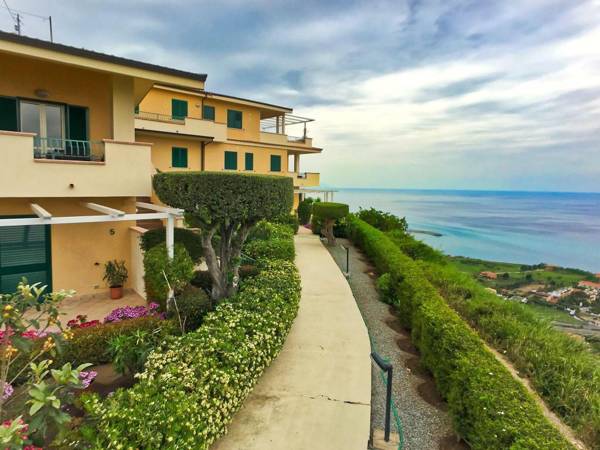 Cosy Holiday Home in Parghelia with Terrace