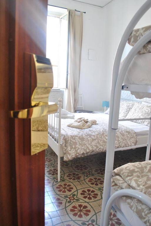 Sunrise Hostel & Rooms