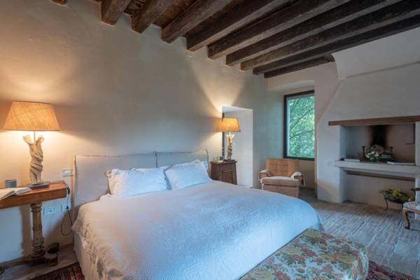 Massimago Wine Tower