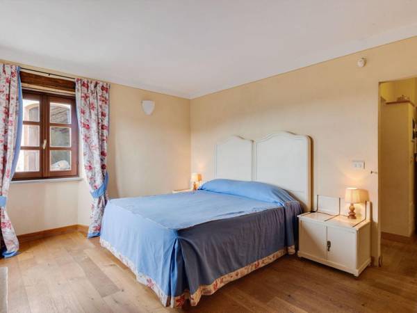 Rustic Mansion in Ovada with Swimming Pool