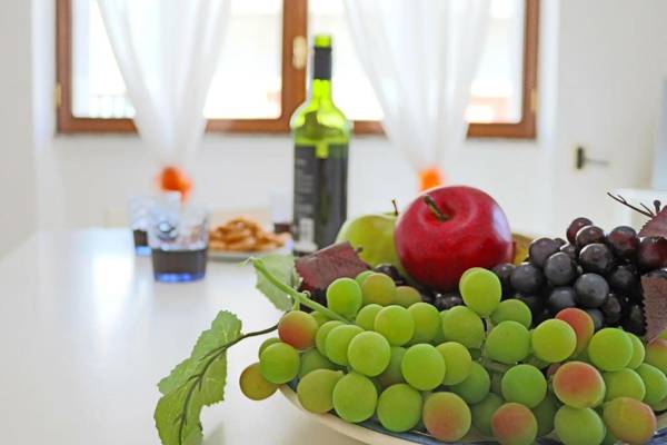 Central Apartment With Wi-fi Air Conditioning And Courtyard; Pets Allowed