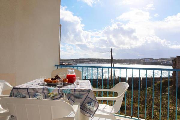 Holiday Apartment With Wi-fi Air Conditioning And Panoramic Sea View; Pets