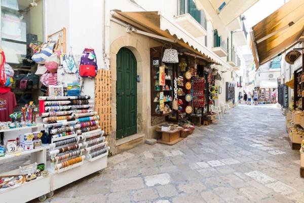In The Heart Of The Old Town - Apartment Porta Alfonsina