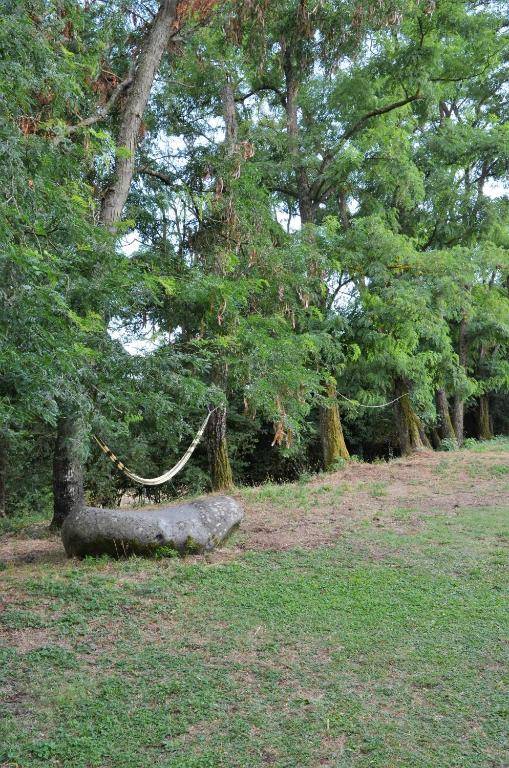 Casale sovrastante il lago di Bolsena