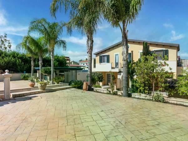 Simplistic Apartment in Reitani near Lido Beach