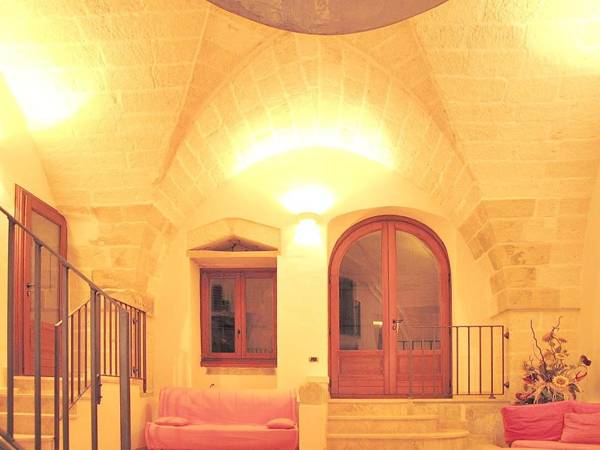 3 bedrooms house with enclosed garden and wifi at Surano 7 km away from the beach