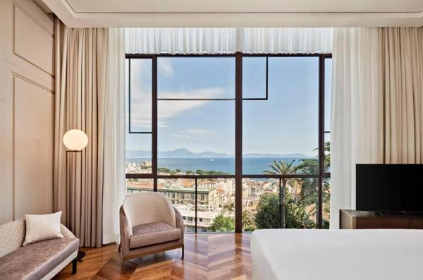 The Britannique Hotel Naples Curio Collection By Hilton