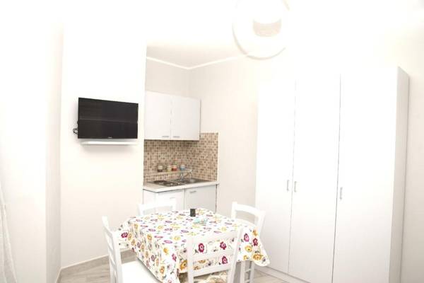 One bedroom appartement with wifi at Napoli