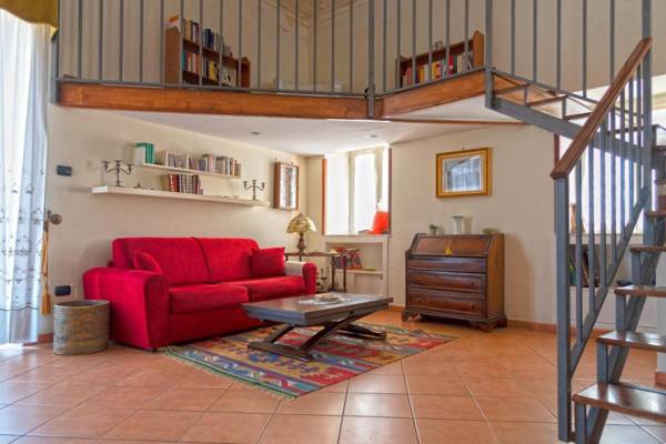 A wonderful penthouse in Naples by Claudia