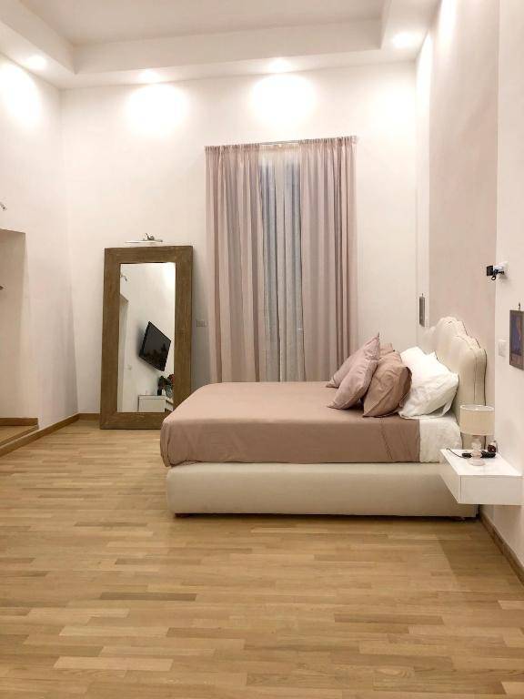 5 bedrooms appartement at Napoli 500 m away from the beach with sea view and wifi