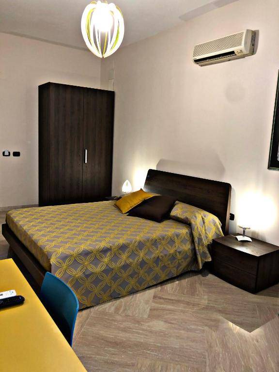 Napoli City Inn