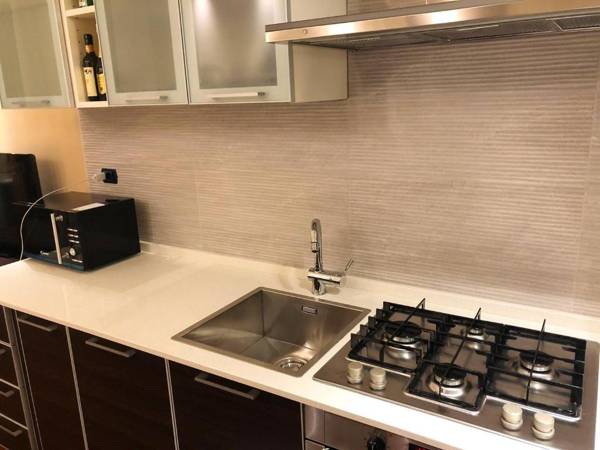 One bedroom appartement with city view enclosed garden and wifi at Monza