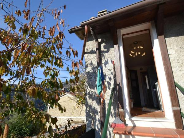 Modern Holiday Home in Montignoso near Aghinolfi Castle