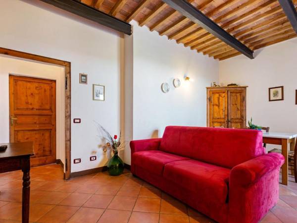 Cutesy Apartment in Boccheggiano with Swimming Pool