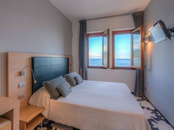 Affittacamere Lo Scoglio (Guesthouse)