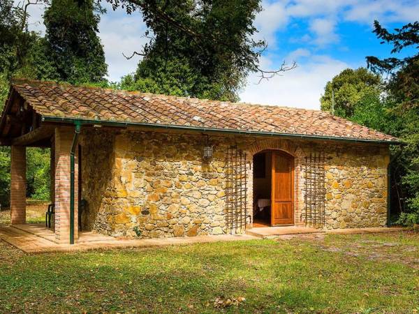Gorgeous Holiday Home in Montecatini Val di Cecina with Pool