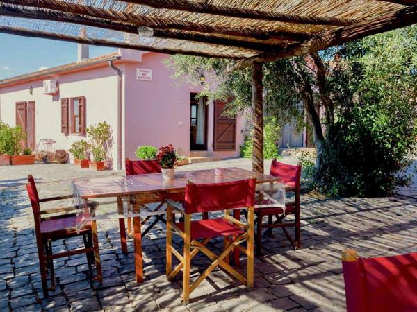 Cosy Farmhouse in Montalto di Castro with Terrace