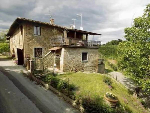 Vintage Holiday Home in Montaione with Pool