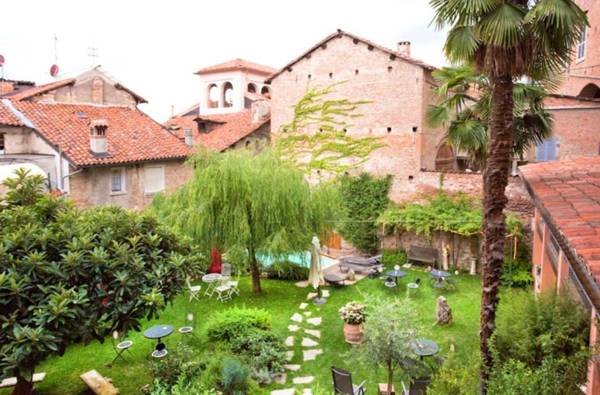 Studio with shared pool enclosed garden and wifi at Piazza