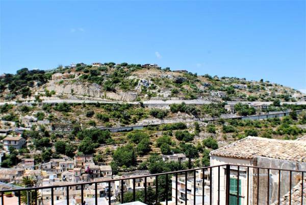 Modica Terrace