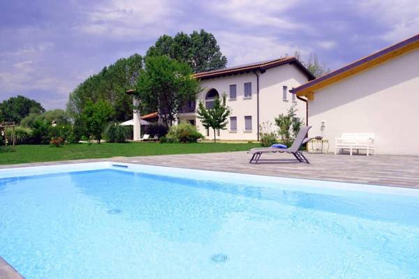 Pool & Garden Il Giardino Di Olga with free parking