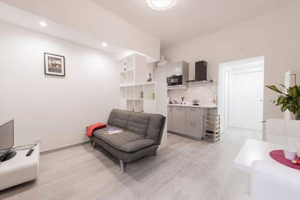 Porta Garibaldi White Flat