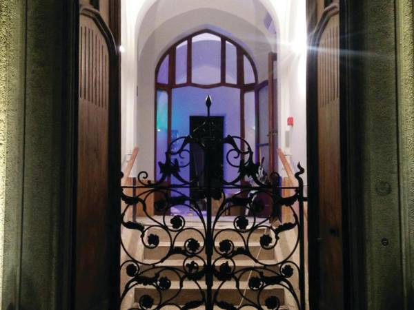 Babila Hostel & Bistrot