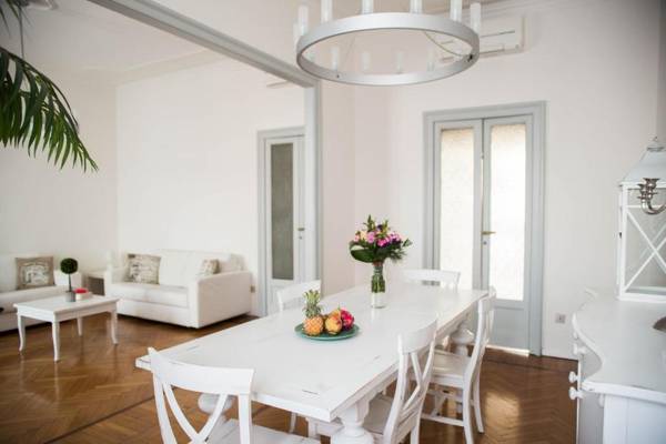 Adelaide Central Apartment