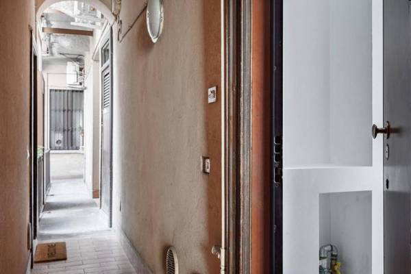 Elegante appartamento minimal dai tocchi botanici