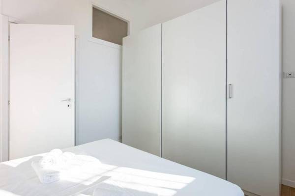 Spacious flat close to Fondazione Prada & Metro