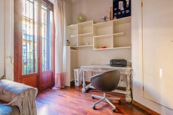 Workspace - Cozy and fancy studio on the Navigli by Easylife