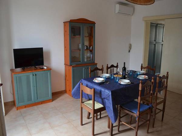 Cosy Apartment Near The Beach With Balcony; Pets Allowed