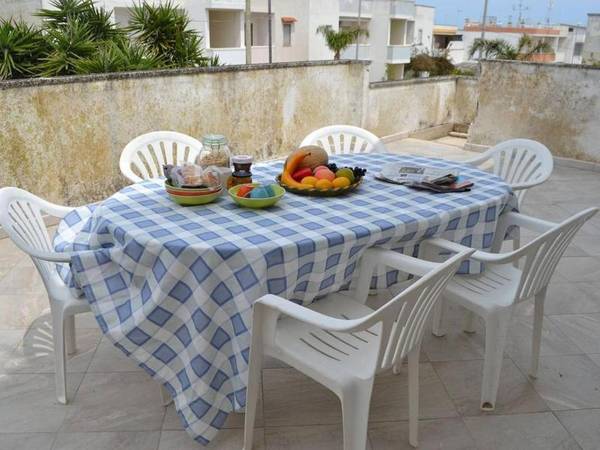 Charming Holiday Home Near The Beach With A Terrace; Parking Available Pets