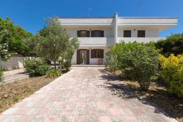 Villette Milos by BarbarHouse